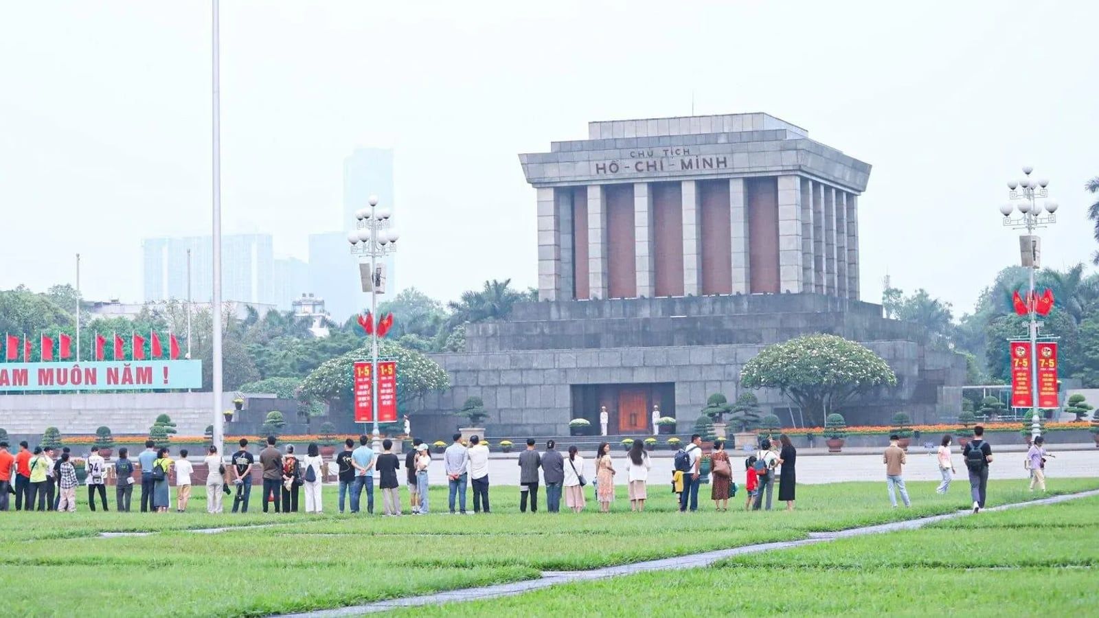 Lăng Chủ tịch Hồ Chí Minh